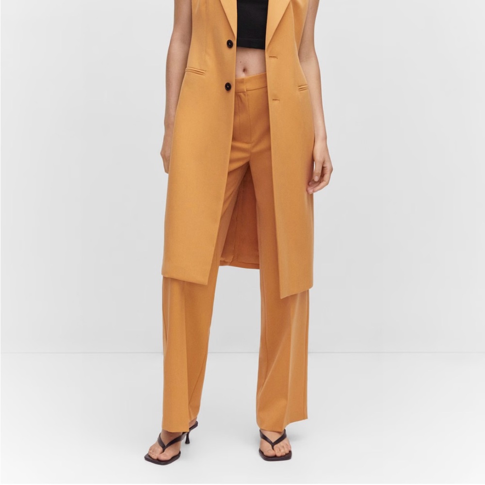 Straight-fit pleated trousers
